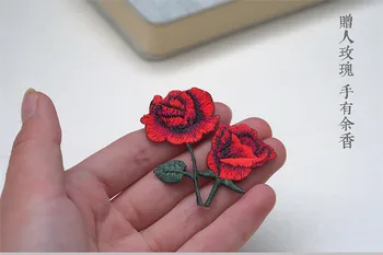1 Bucată Mică Trandafir Rosu Floare Broderie Patch-uri de Fier Pe Patch-uri pentru Îmbrăcăminte Autocolant Haine DIY Aplicatiile cu Adeziv pe spate 
