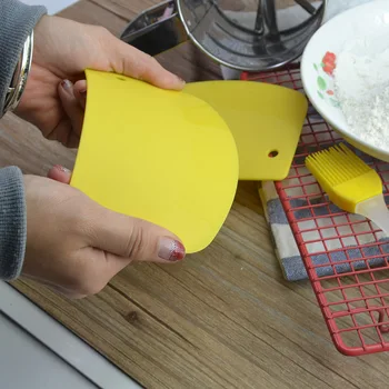 1buc Spatula Crema Fondant Racleta Aluat Copt Instrument de Accesorii de Bucătărie 2Color DIY Patiserie Freze din Plastic Reutilizabile Tort Cutter 